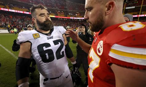 travis kelce naked pics|Travis Kelce, Jason Kelce talk nudity, hairy buns on New Heights。